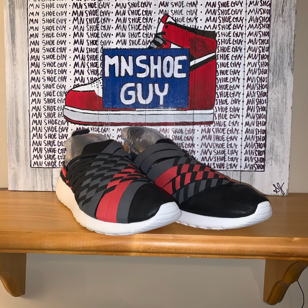 Nike Rosherun Woven 2.0 “N7” women’s size 9.5